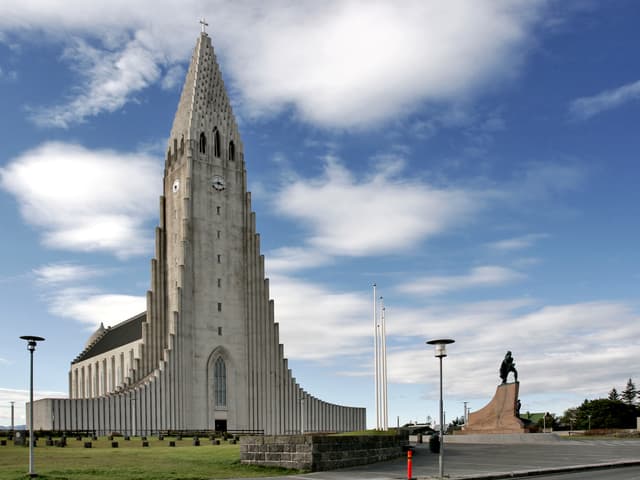 Hallgrimskirkja-Reykjavik-iceland