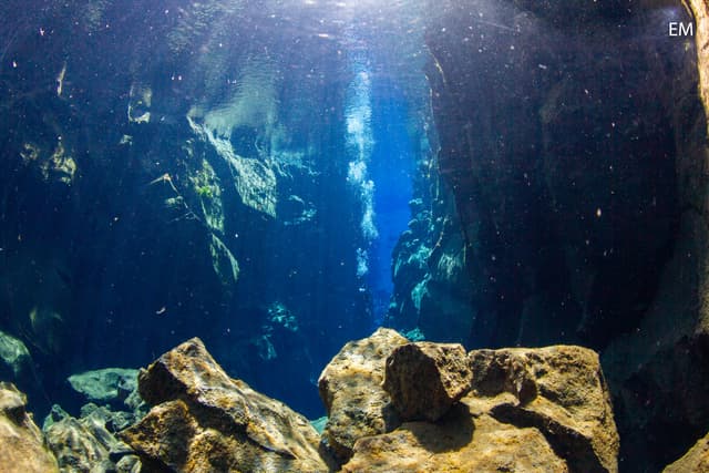 Scuba-dive-silfra