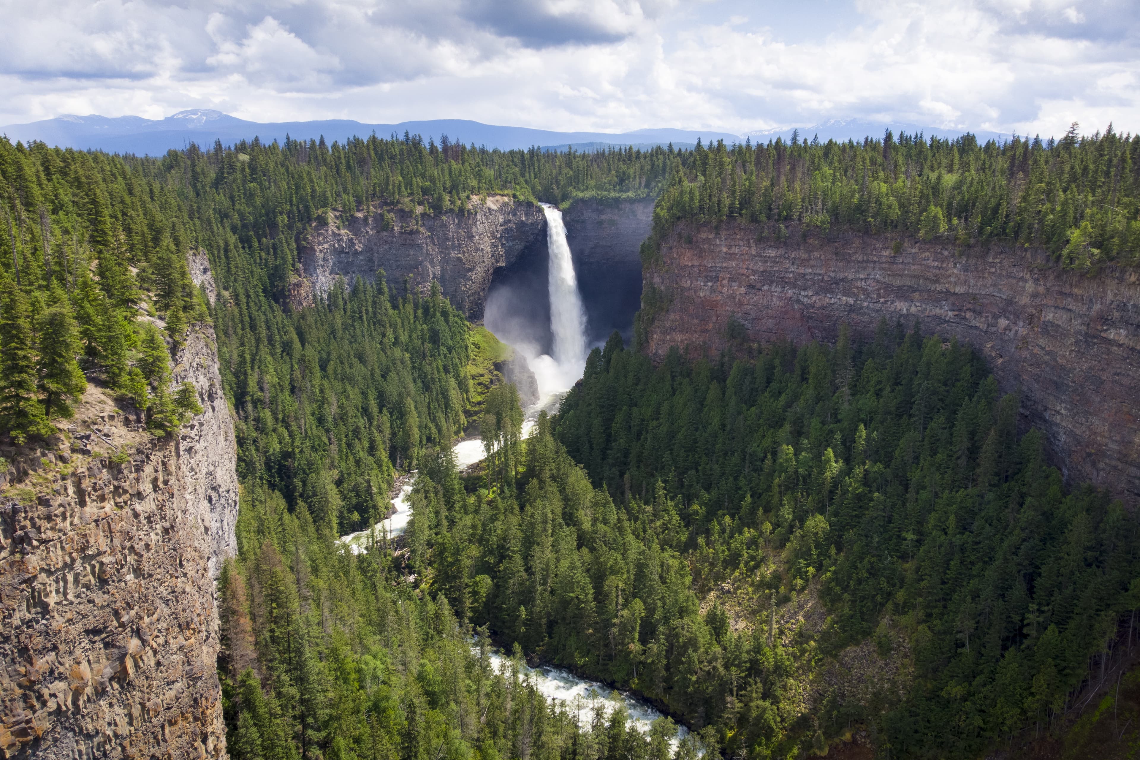 Helmcken falls Canada during day 
