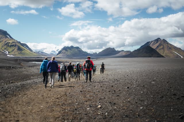 group-of-hikers-iceland