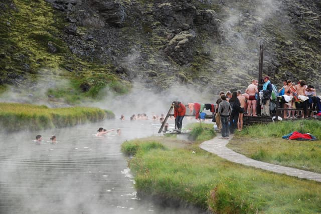 geothermal-bath-landmannalaugar