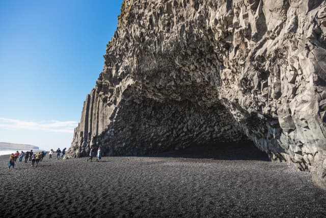 Reynisfjara-black-sand-beach-7