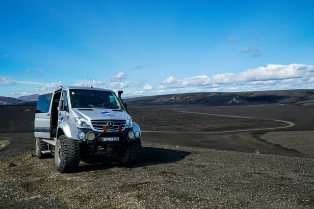 Landmannalaugar-super-jeep-ride
