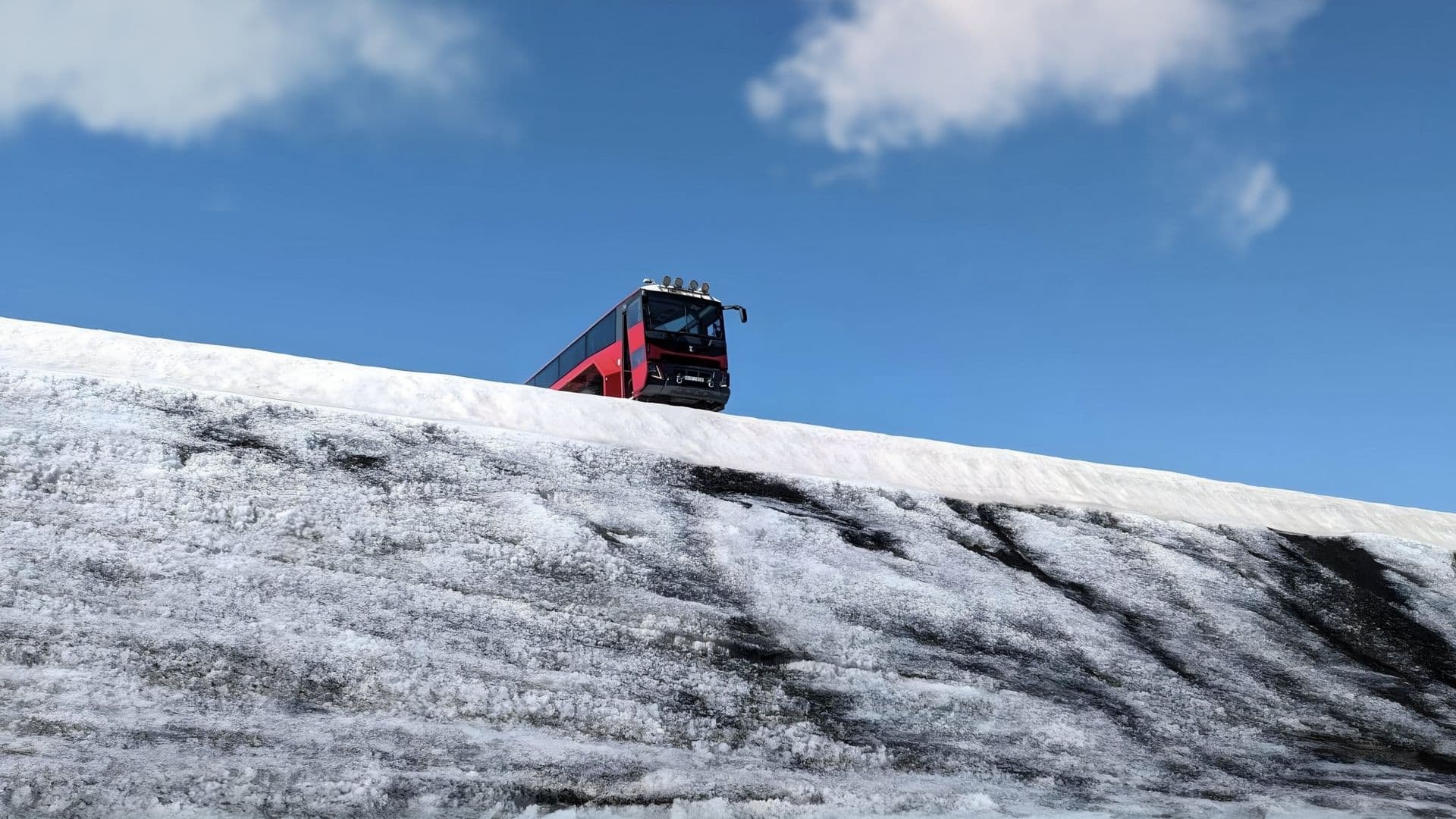 Super-truck-on-glacier