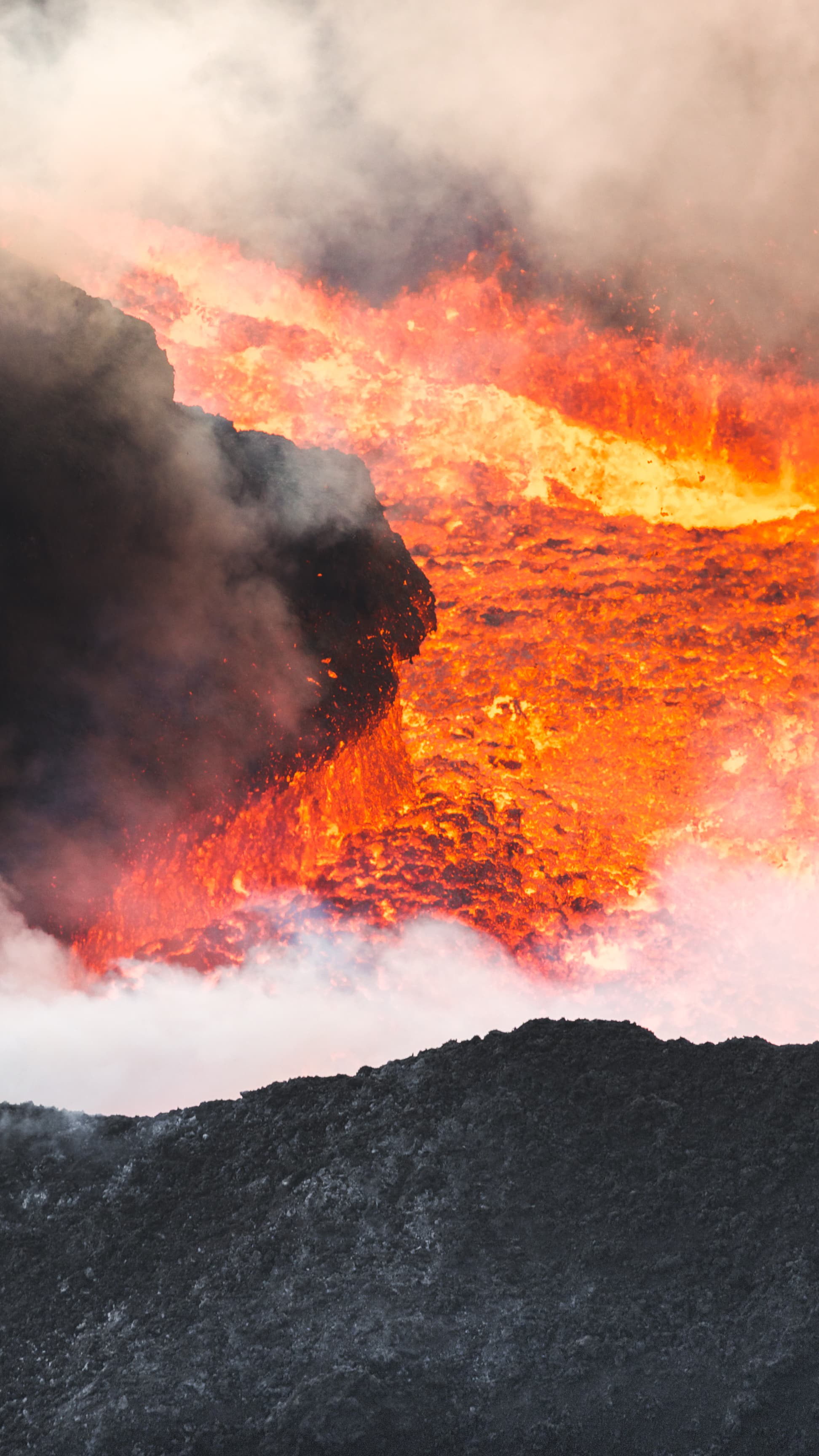 volcano-crater-holuhraun