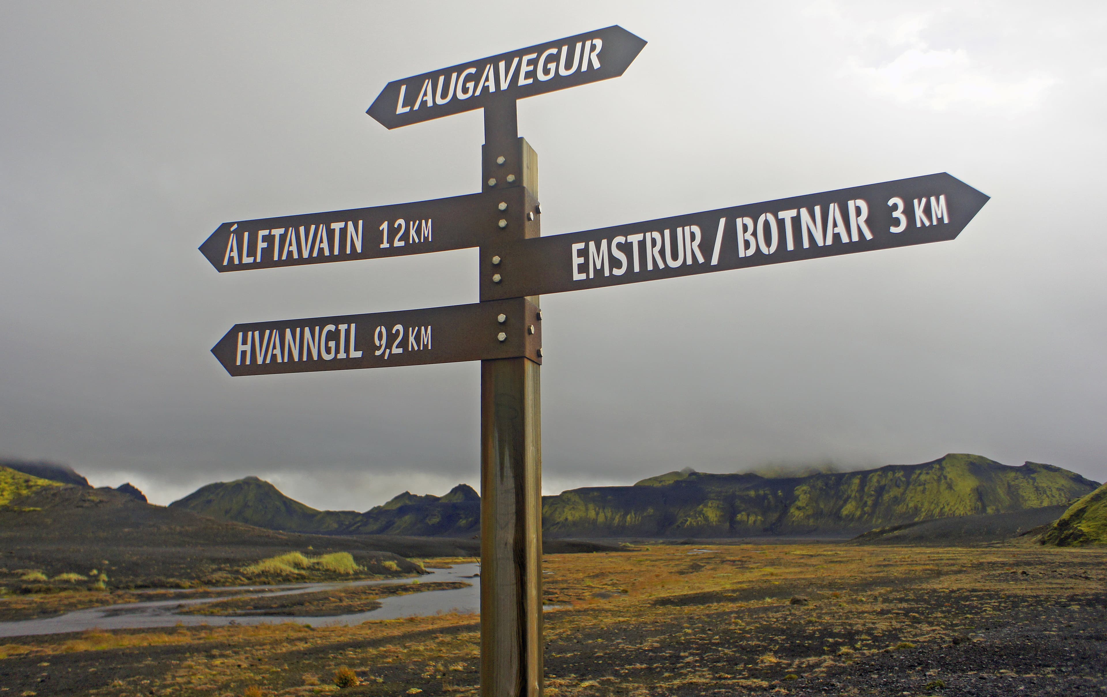 Laugavegur-trek-sign