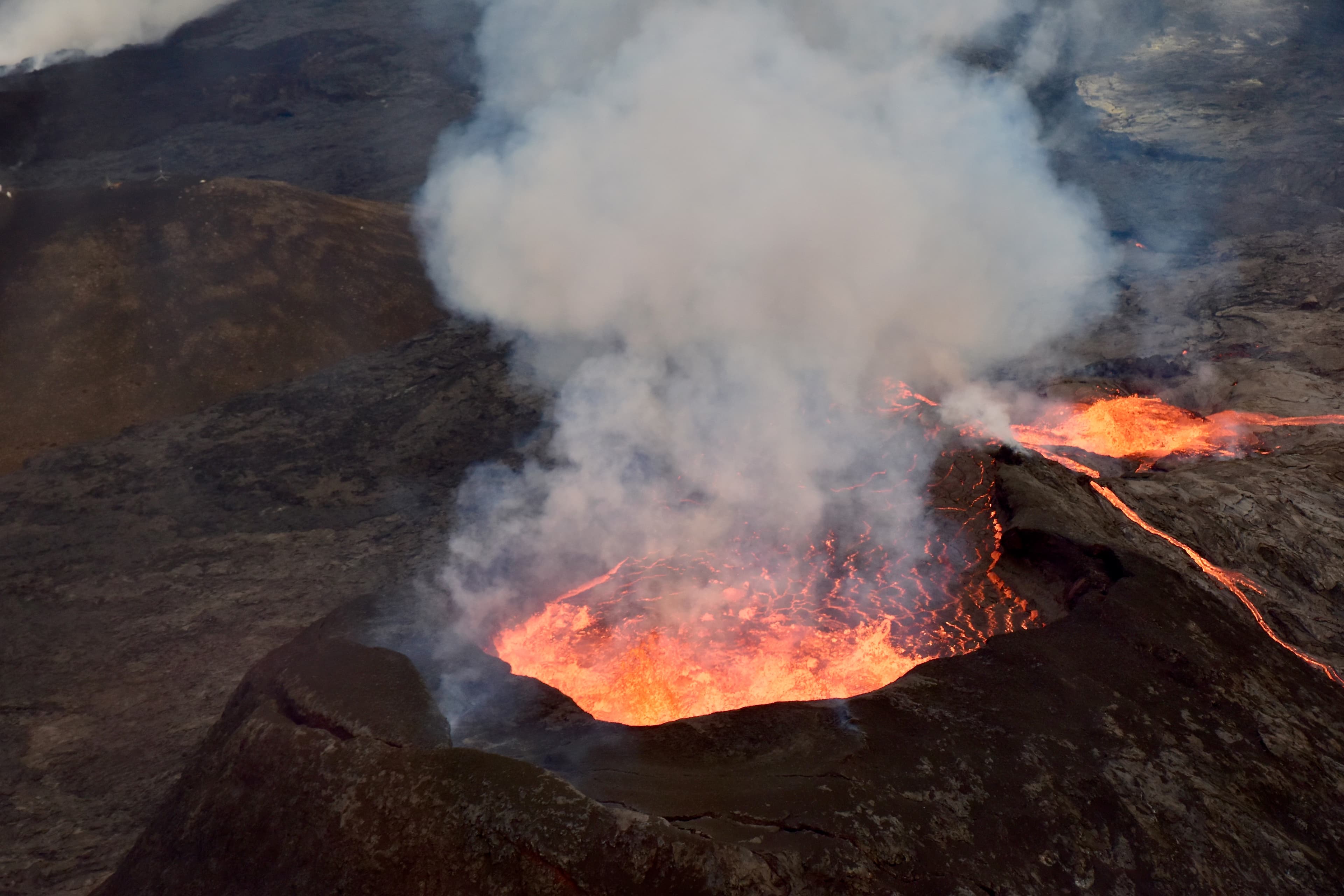 Volcano-eruption-close-up