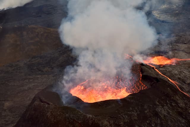 Volcano-eruption-close-up