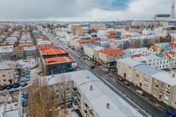reykjavik_street_drone_view_1