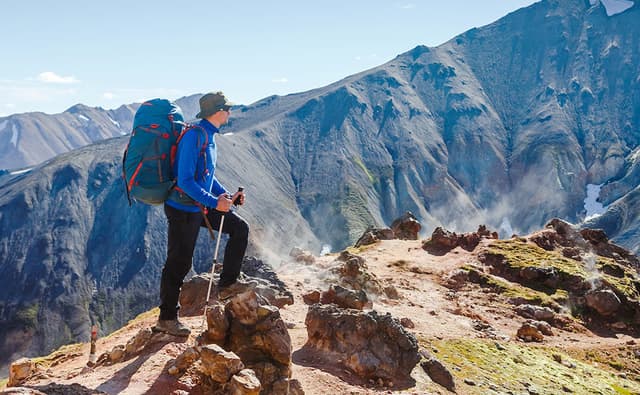 t-hiking-trekking-iceland