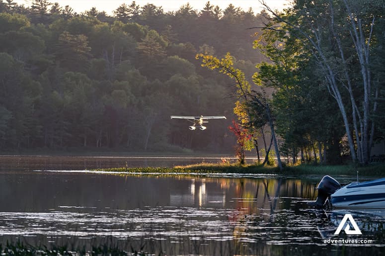 plane-landing-on-ontario-lake