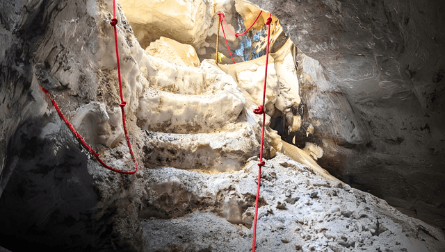 Ice-cave-stairs