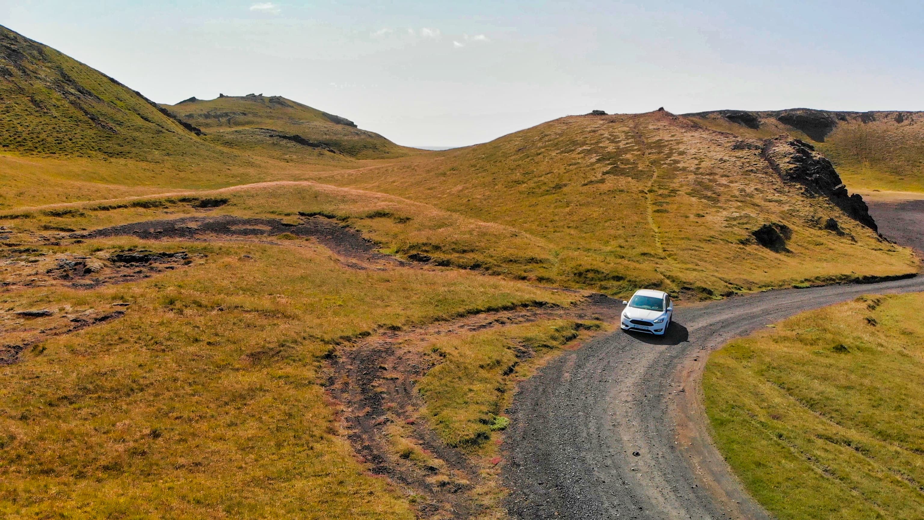 car-near-saxholl-crater