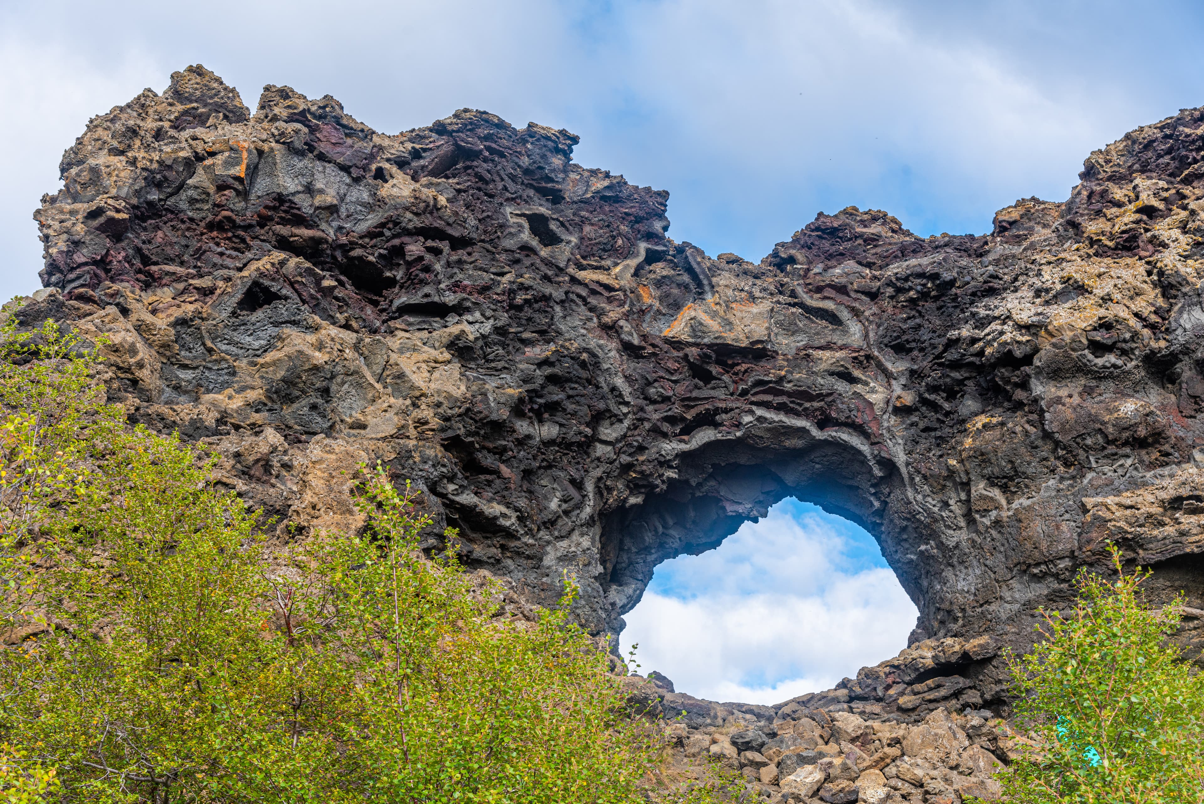 dimmuborgir-rock-and-lava-field