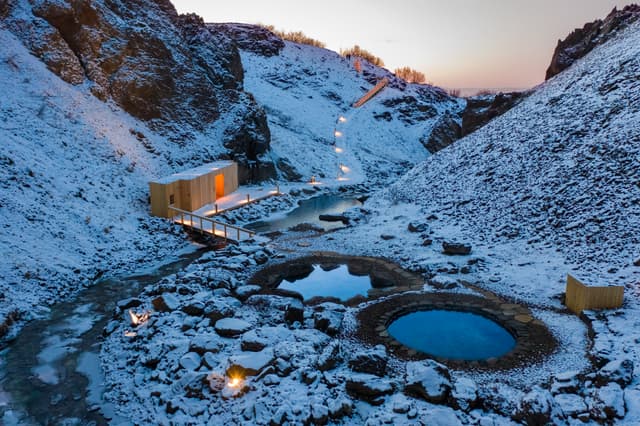 Giljabod-Canyon-baths-husafell