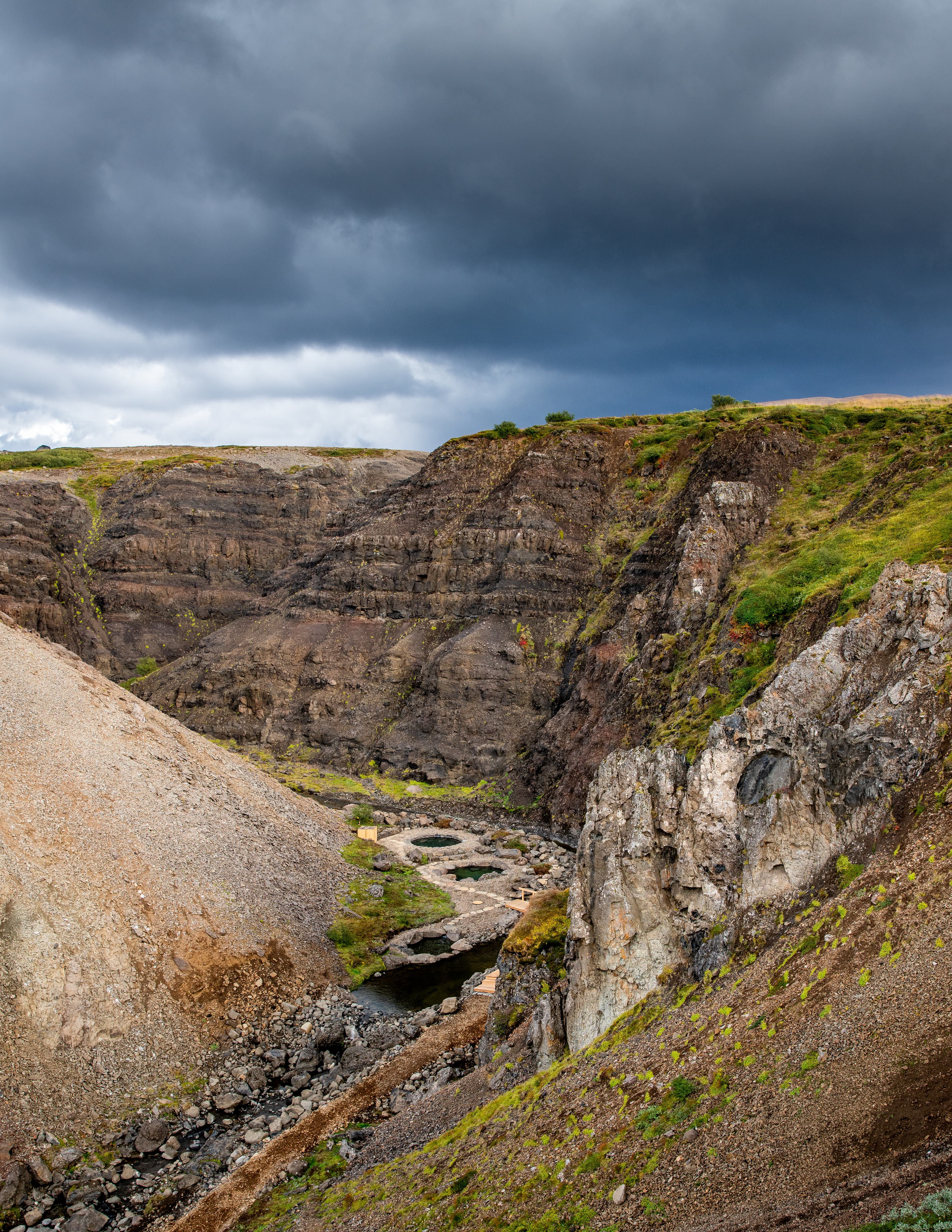 Giljabod-Canyon-baths-husafell
