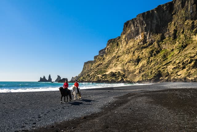Black-beach-horse-riding