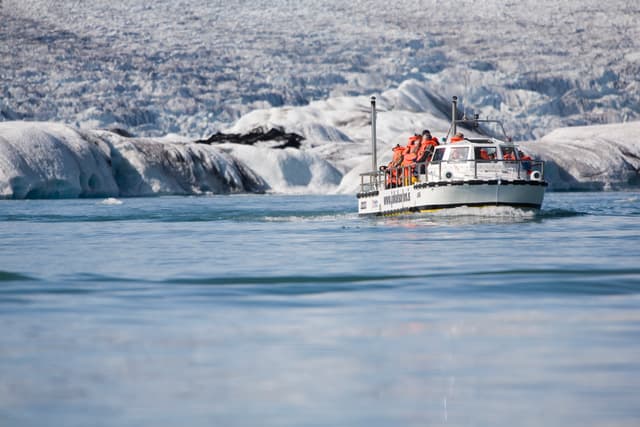 jokulsarlon-glacier-lagoon-by-boat