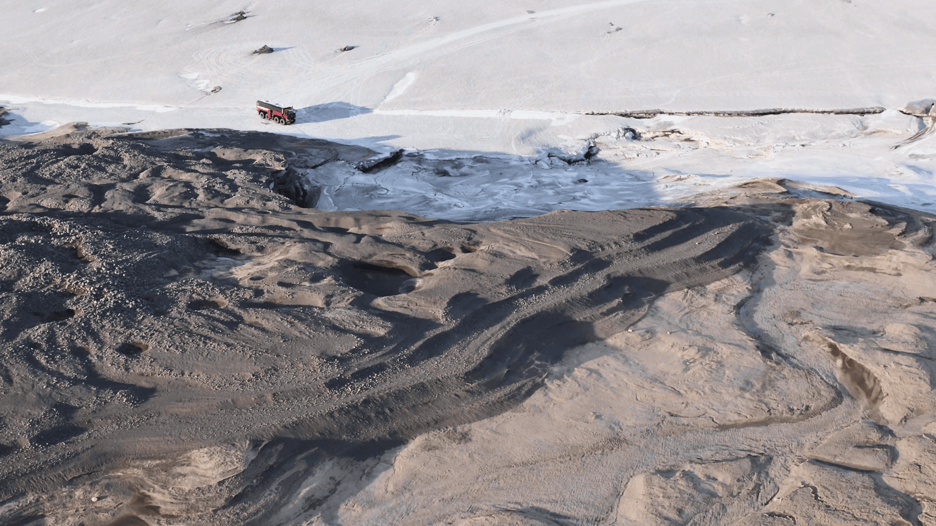 Monster-truck-on-glacier