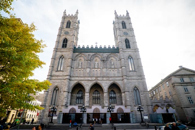 Scenic Montreal Night Tour 10