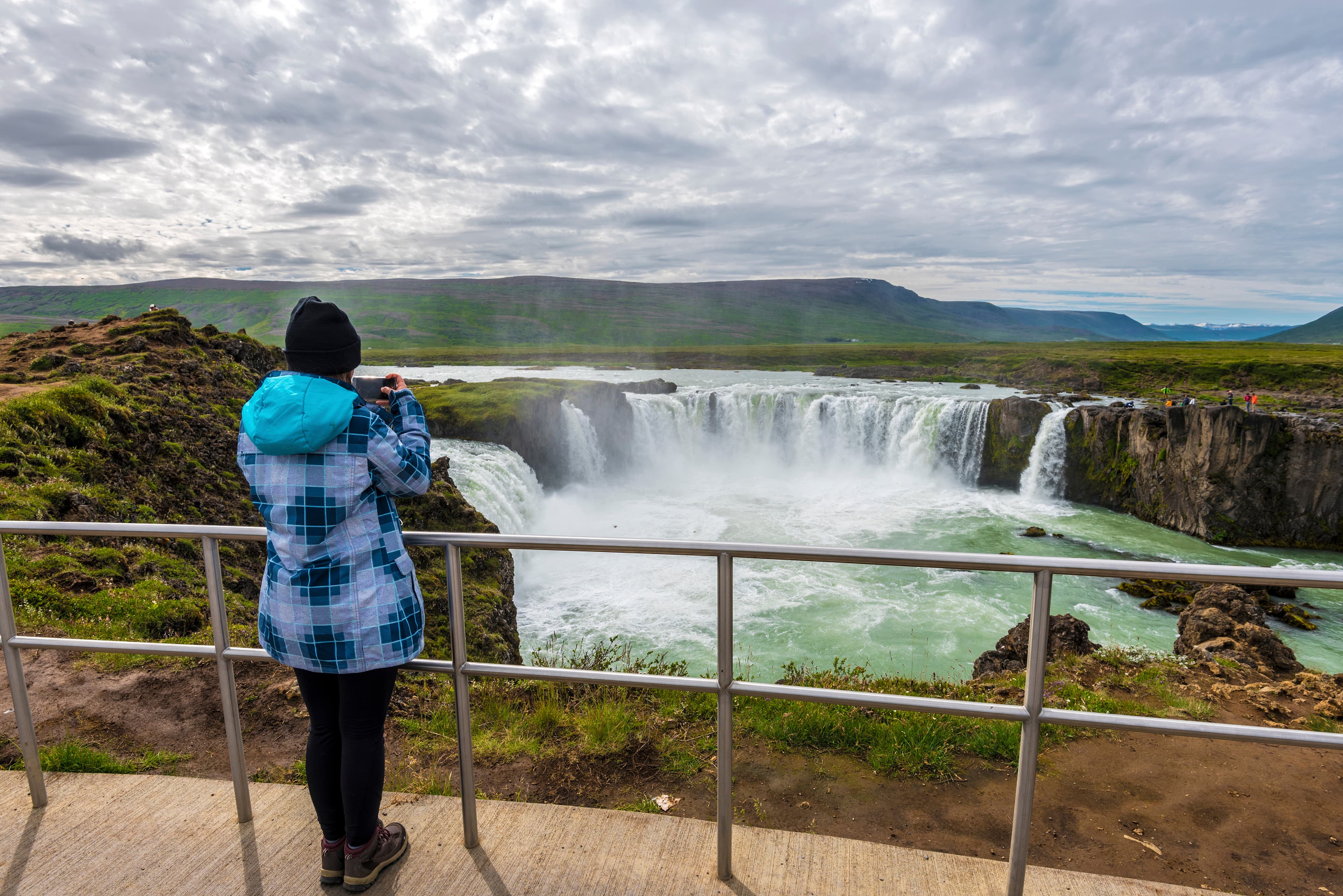 godafoss-taking-picture