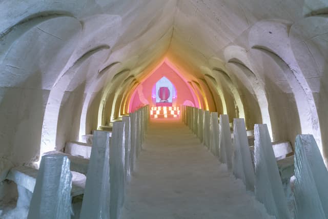 Snowhotel-in-Finland