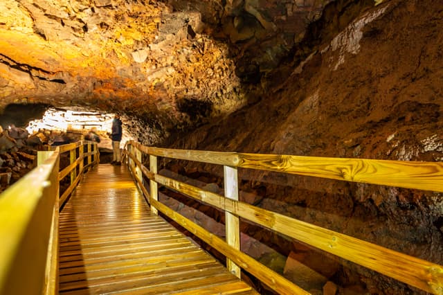 vidgelmir-lava-tube-cave-22