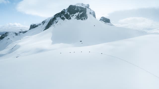 snowmobile-langjokull-drone-5