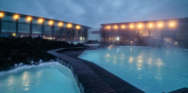 Blue-lagoon-iceland