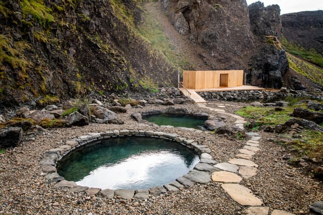 Giljabod-Canyon-baths-husafell