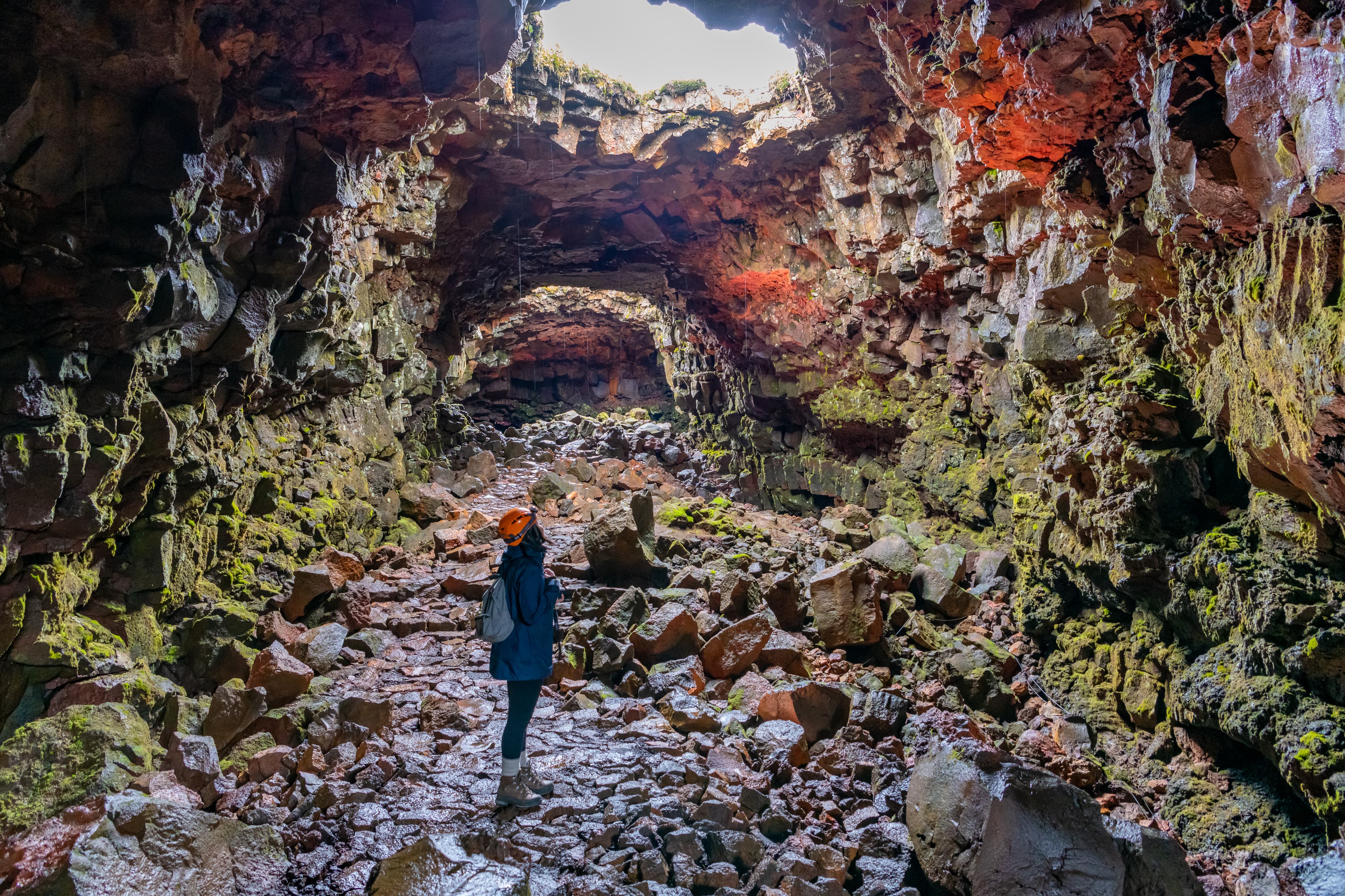 Copy of lava-tunnel-reykjanes-86
