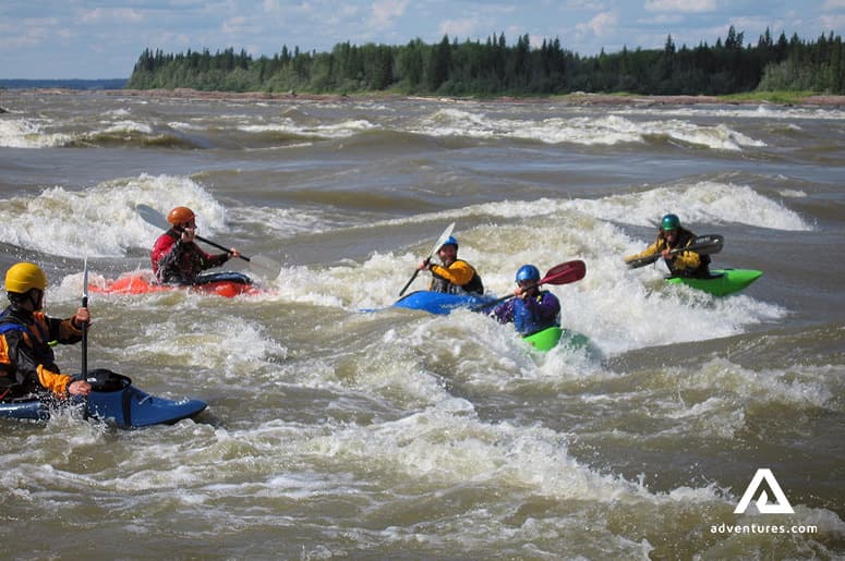 rafting-and-canoeing-in-canada
