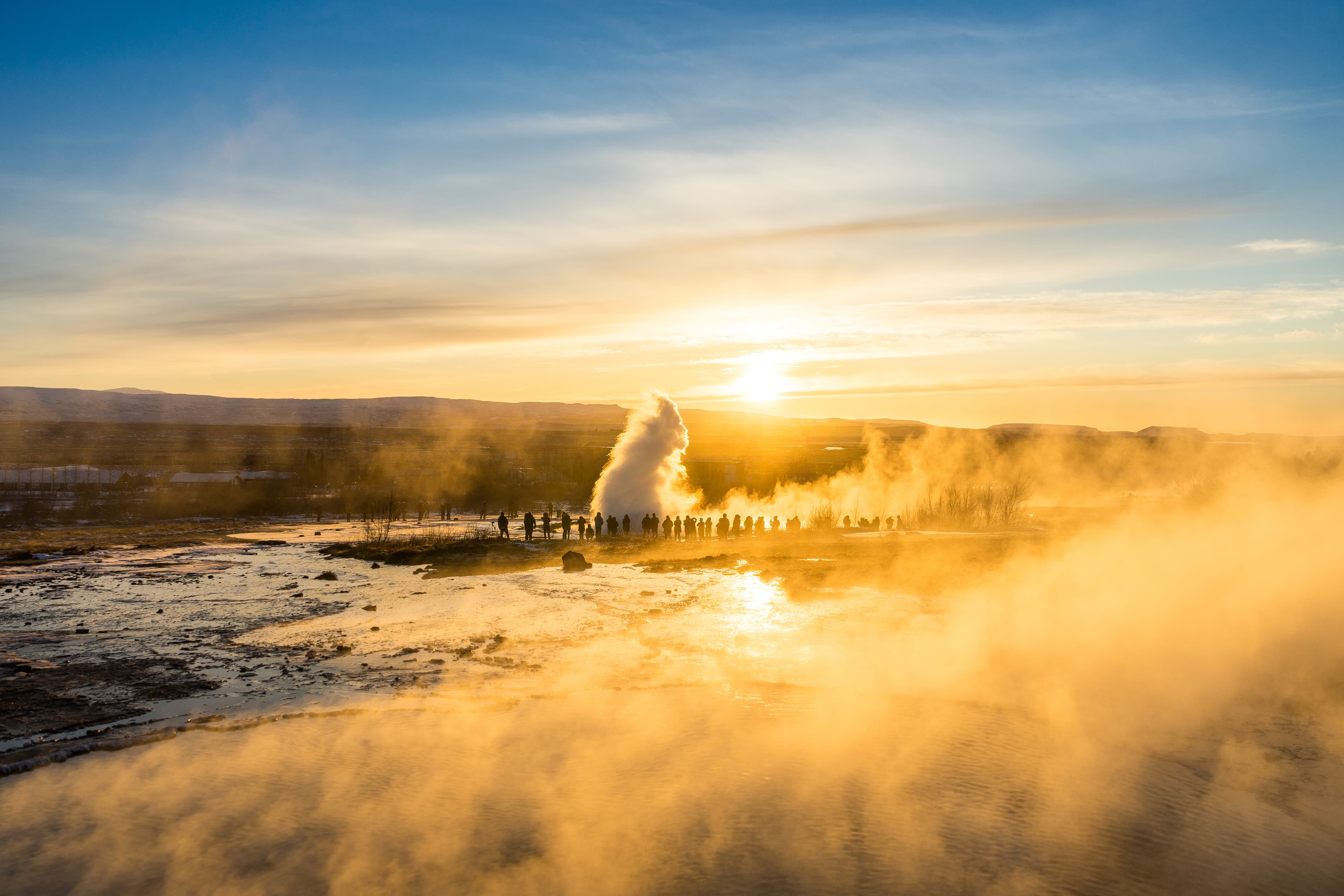 golden-circle-geyser-dusk