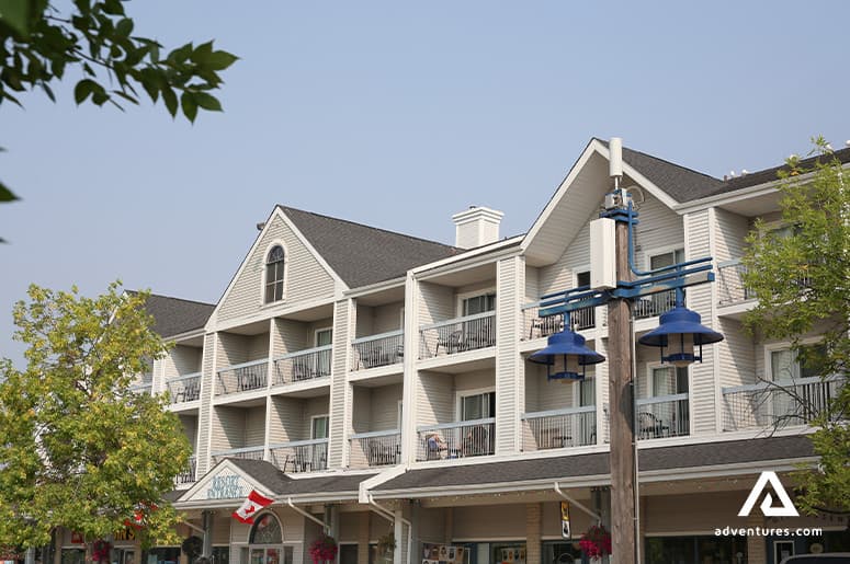 hotel-with-lake-winnipeg-view