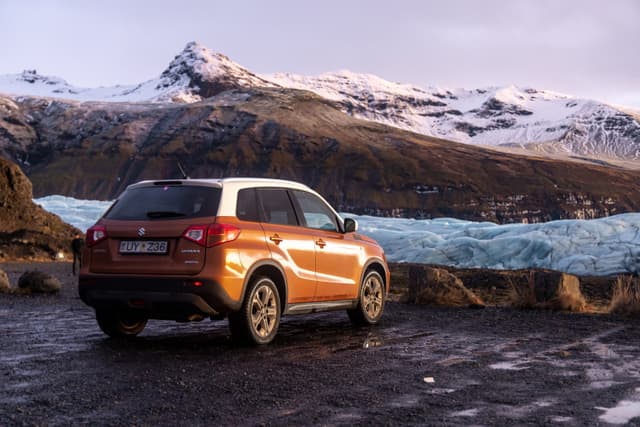 travel-iceland-by-car