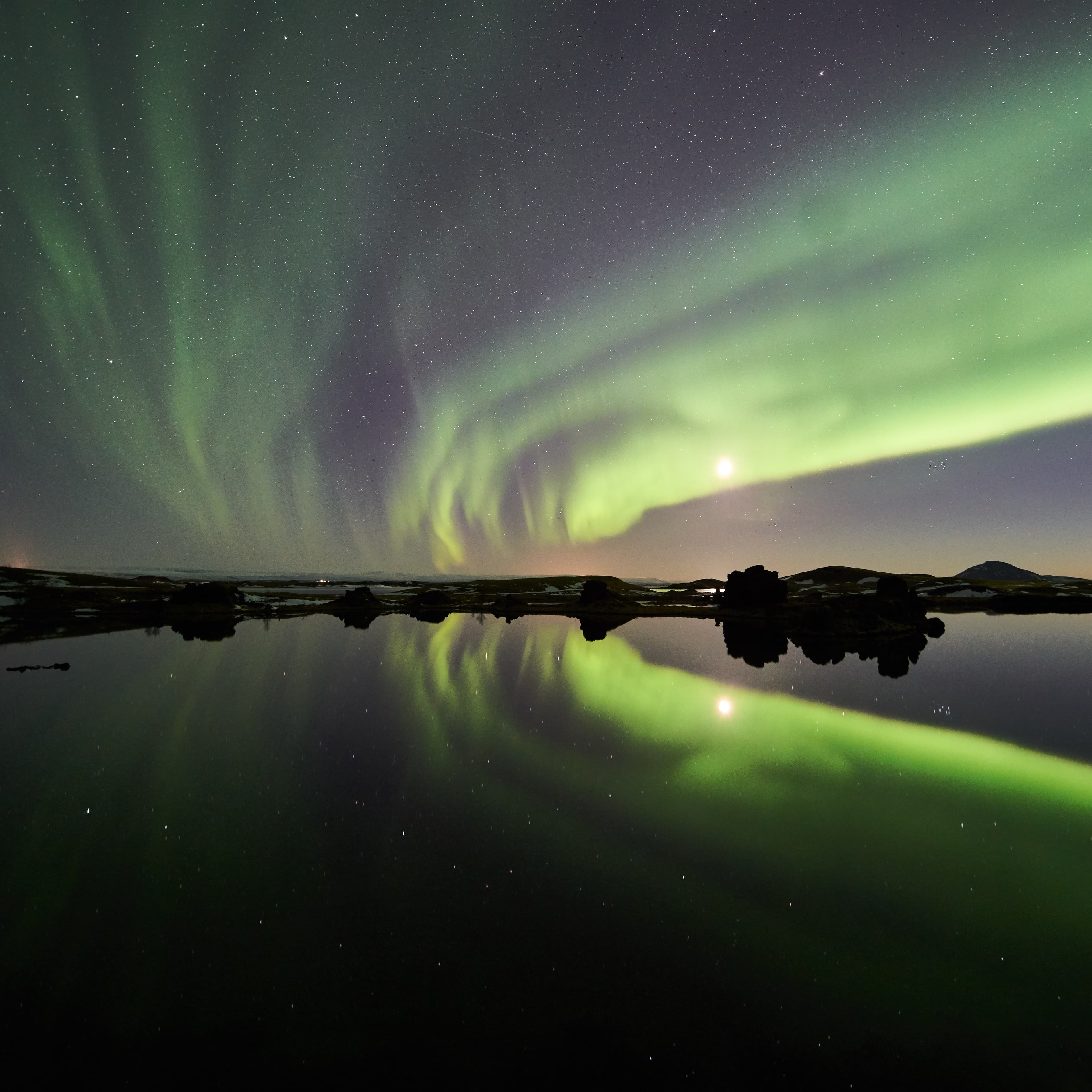 5-iceland-northern-lights-sky-magic