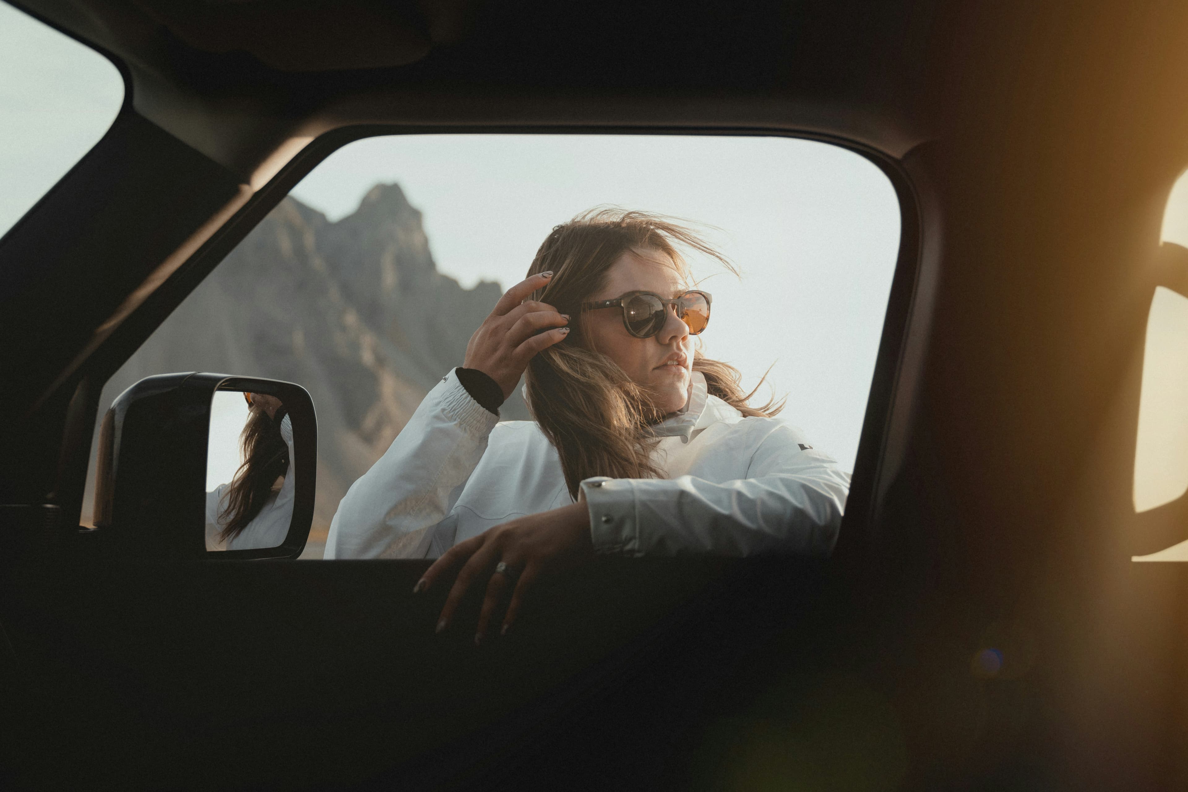 woman-rental-car