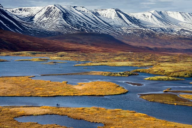 thingvallavatn-lake-landscape