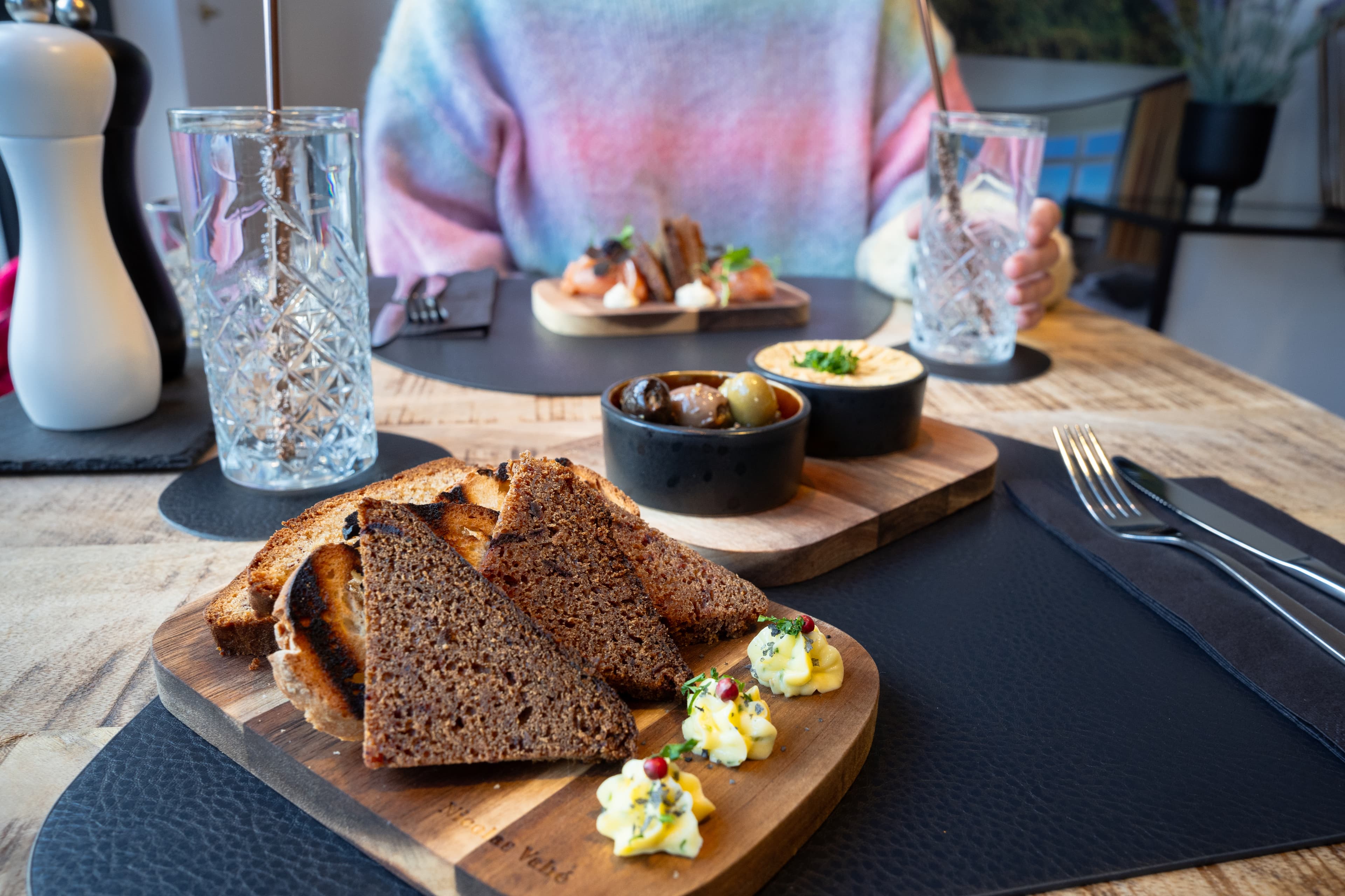 mural-food-hotel-hellisandur-5