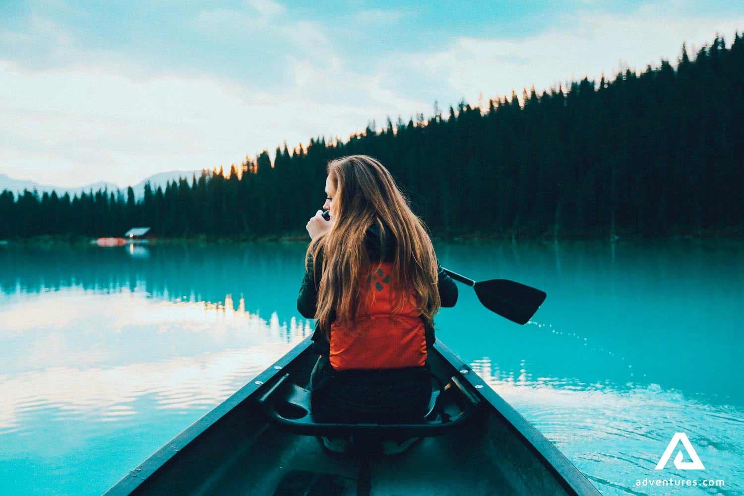 canoeing-lake-louise-canada