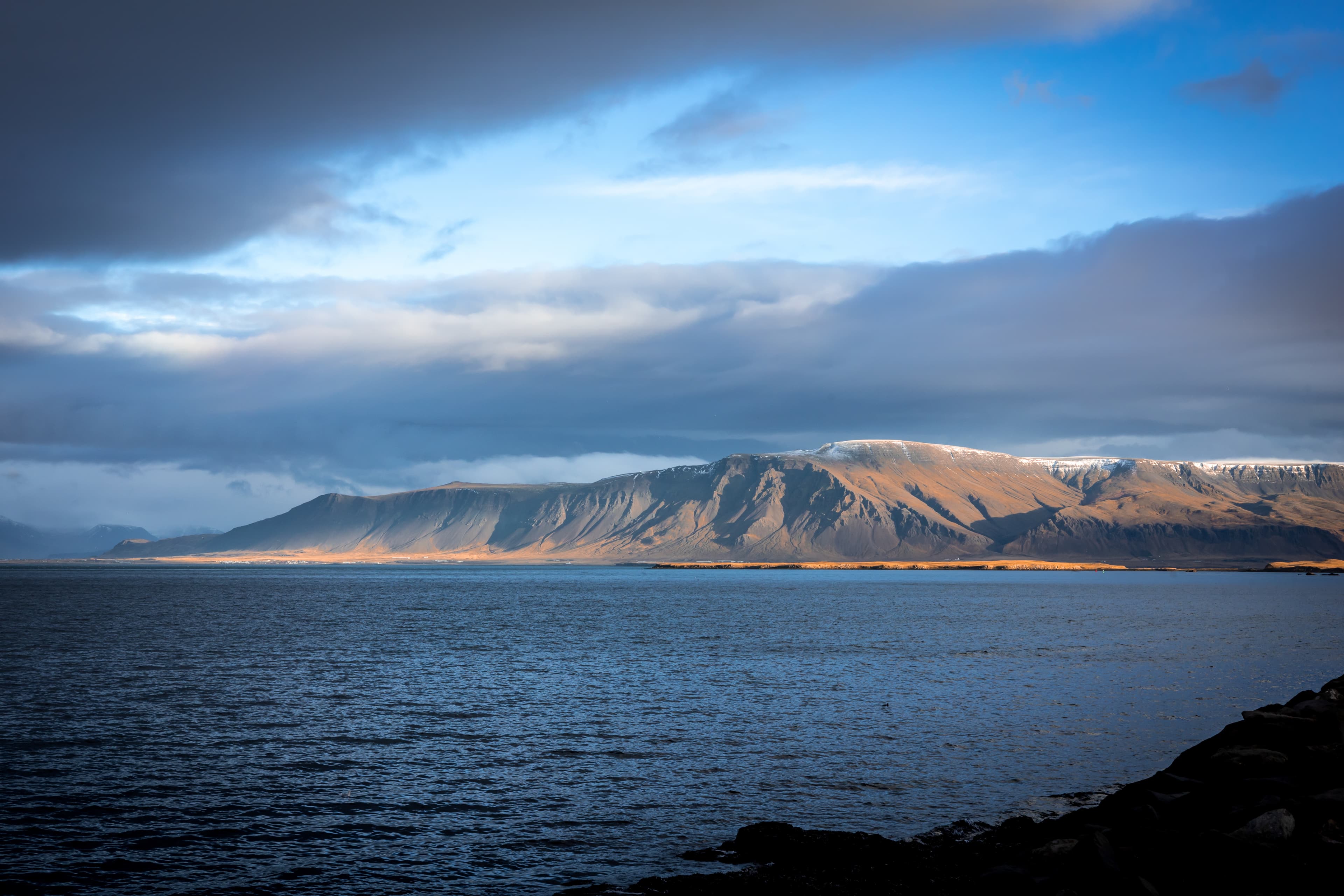 mount-esja-landscape