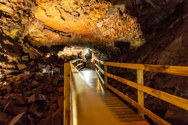 vidgelmir-lava-cave