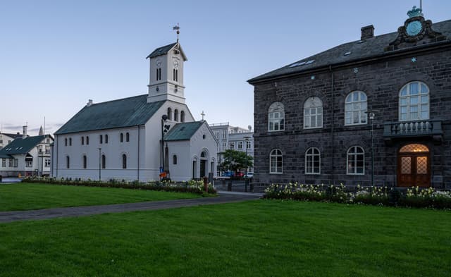 lutheran-cathedral-reykjavik-iceland