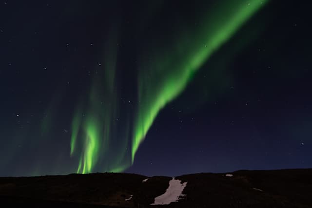 northern-lights-iceland-winter