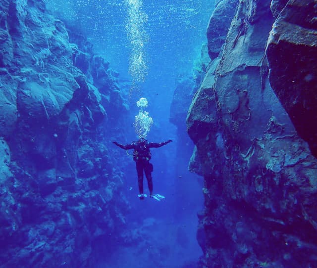diving in Silfra3