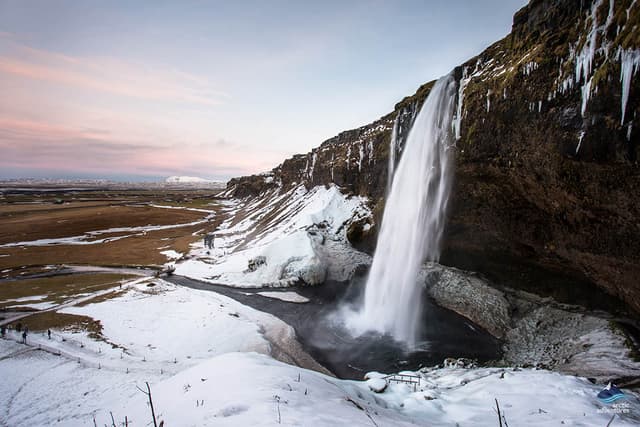 Seljalandsfoss-winter (1)14