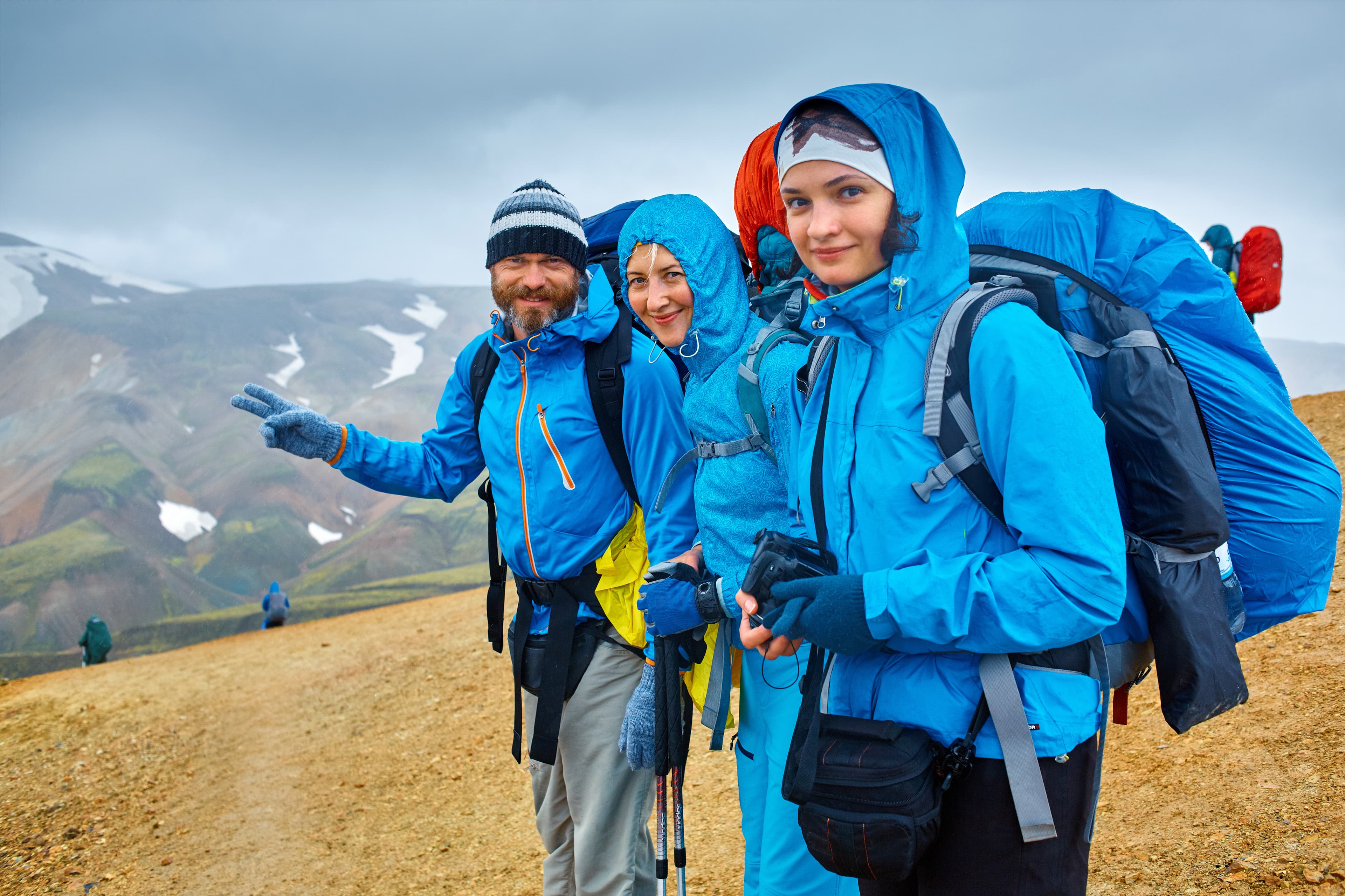 hikers-iceland