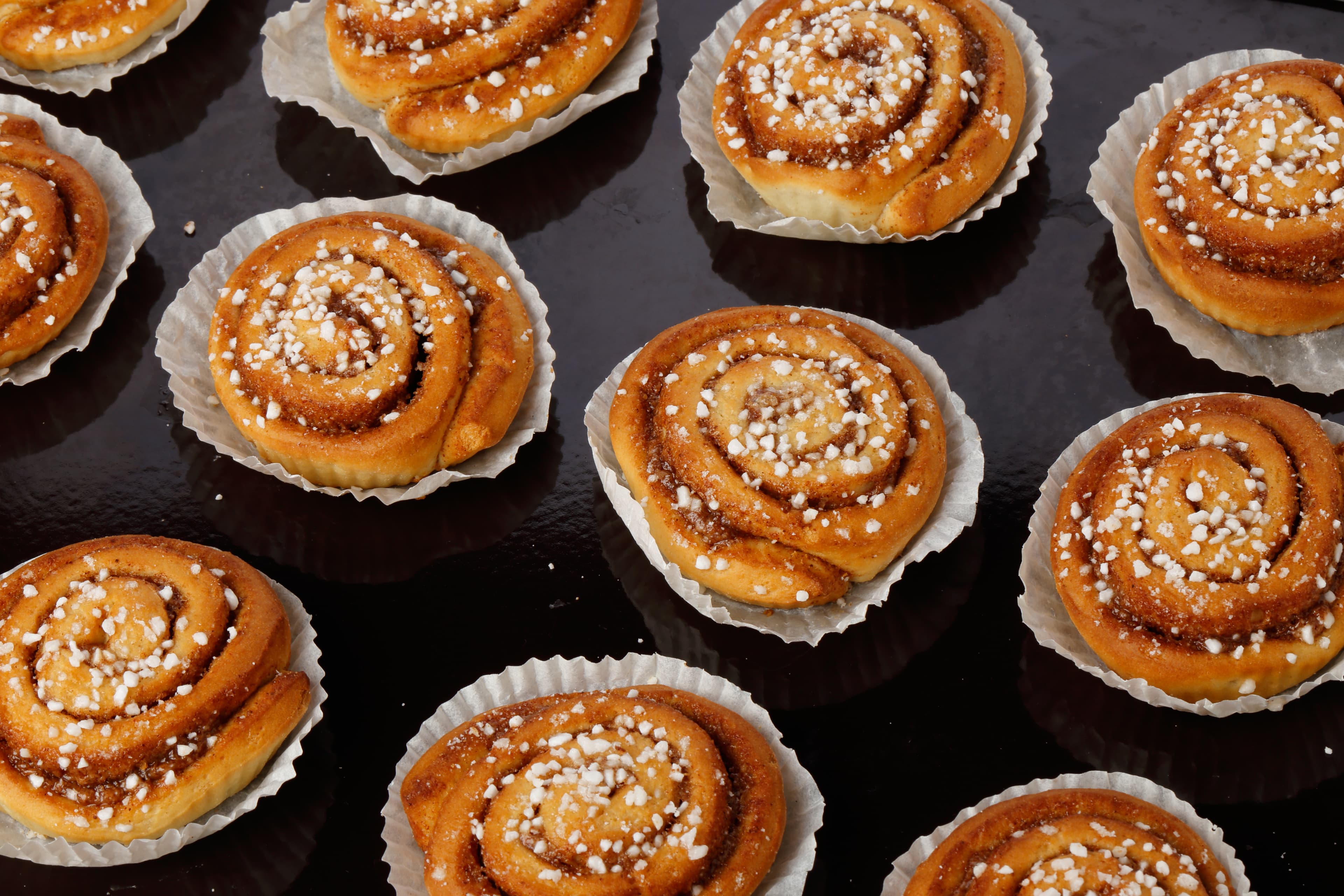 Kanelbullar på bakplåt