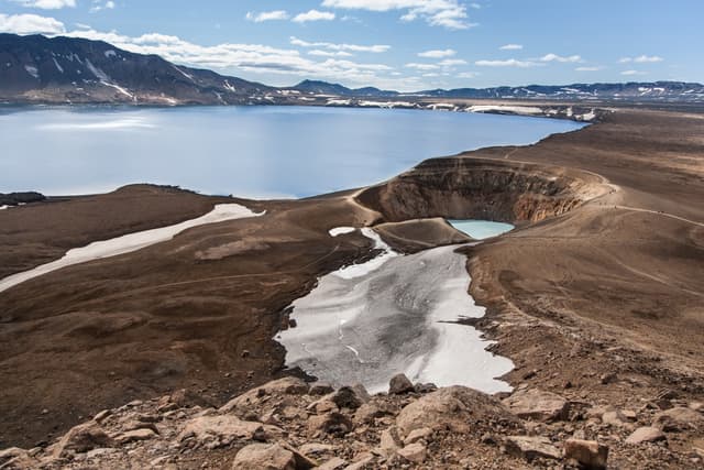 askja-volcano-crater-and-lake-iceland