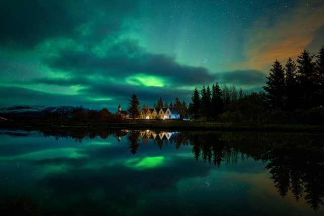 thingvellir-aurora